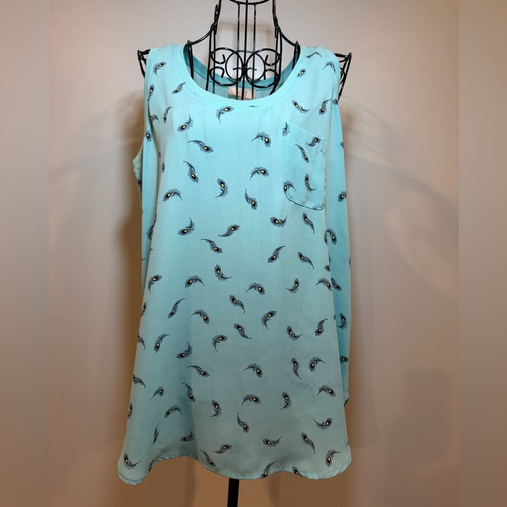 Sleeveless Turquoise Tank top with Feather Print‎